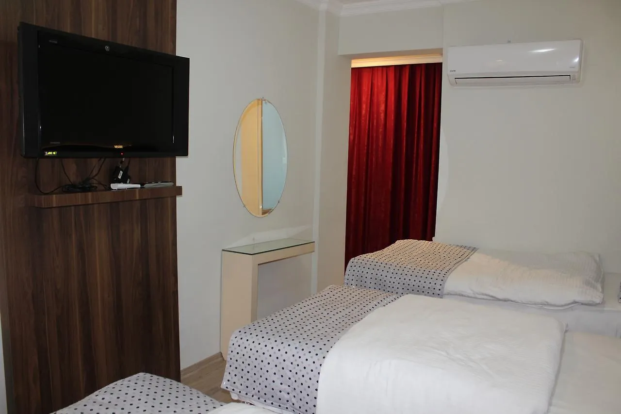 **  Laleli Hotel Esmirna Turquía