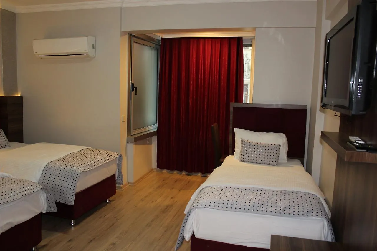 **  Laleli Hotel Esmirna Turquía